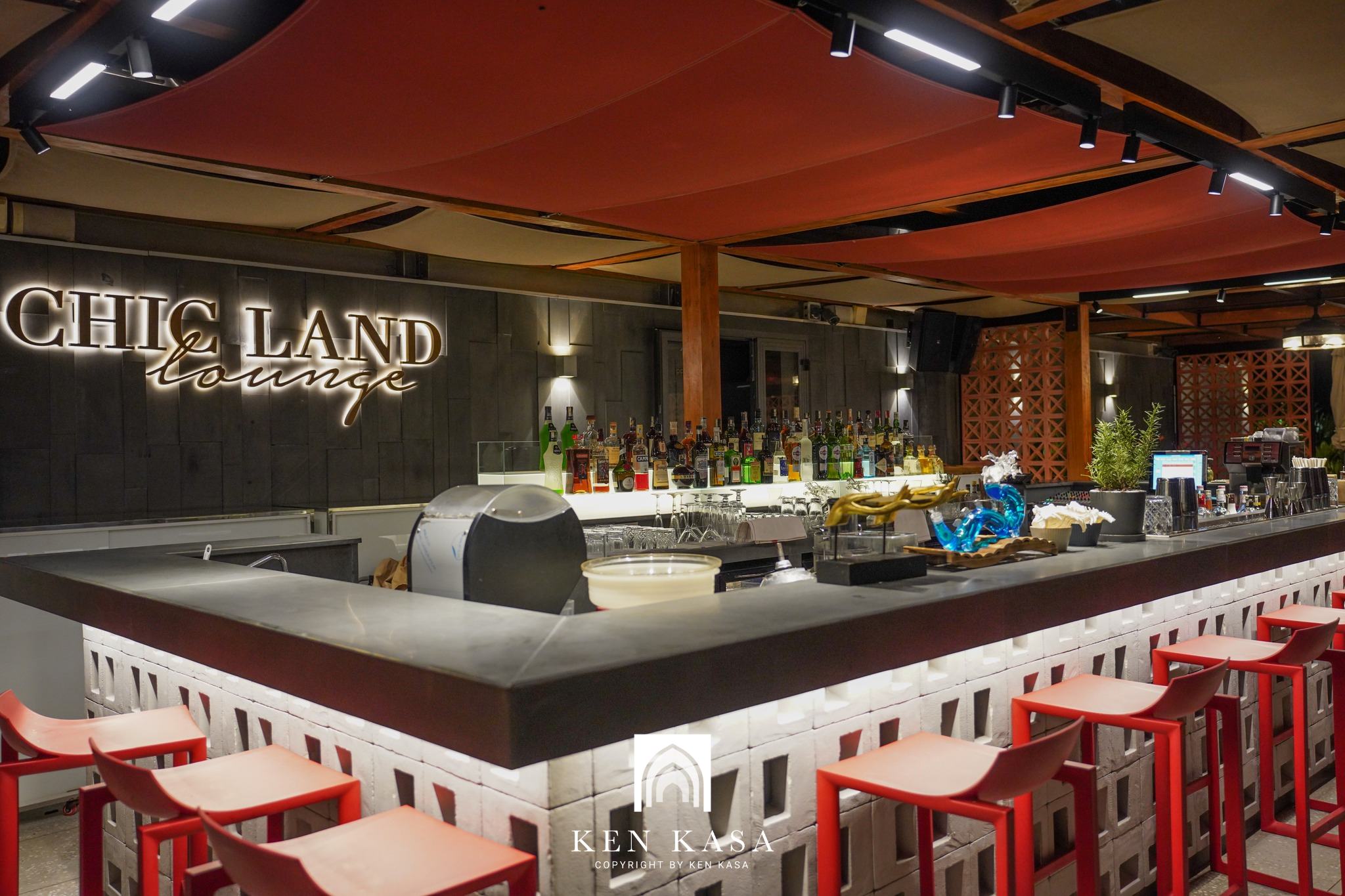 bar lounge của Chicland Danang Beach Hotel